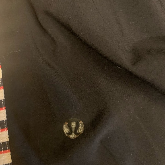 Men’s Lululemon shorts. size Medium - Picture 3 of 3